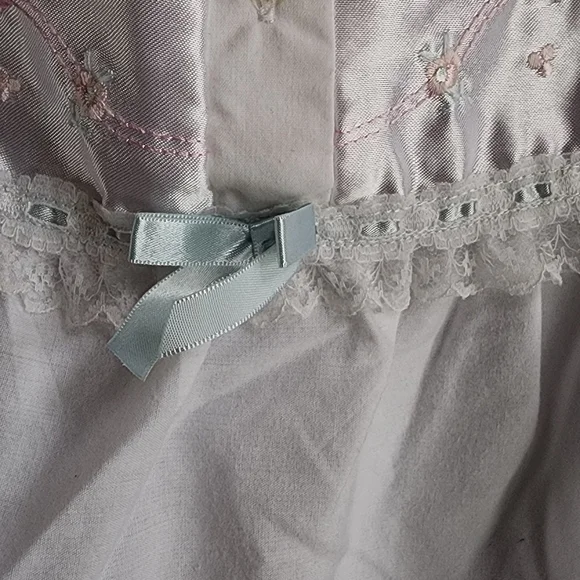 Vintage Elegant White Button-Down Nightgown Set - Picture 7 of 11